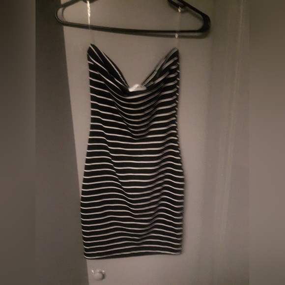 Very form fitting stripe tube dress - Picture 4 of 5